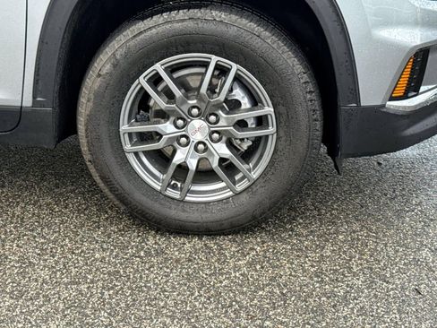 Used 2025 GMC Acadia Elevation image 7