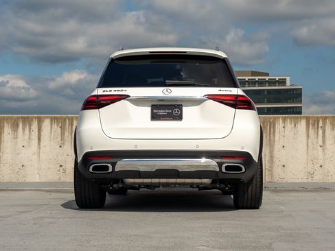 Certified 2025 Mercedes-Benz GLE 450e 4MATIC w/ Driver Assistance Package image 5
