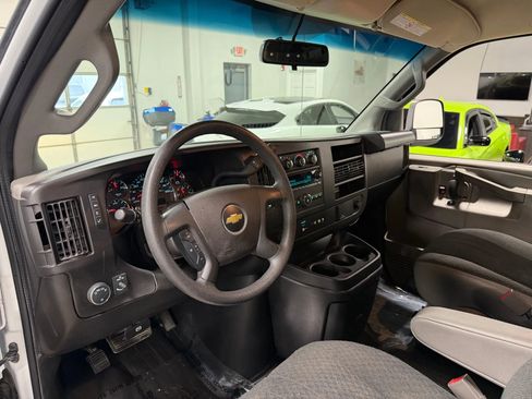 Used 2022 Chevrolet Express 2500 w/ Driver Convenience Package image 12