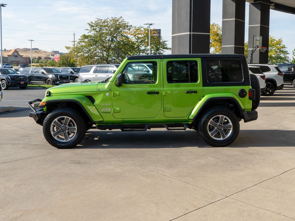 Used 2018 Jeep Wrangler Unlimited Sahara AWD/4WD image 4