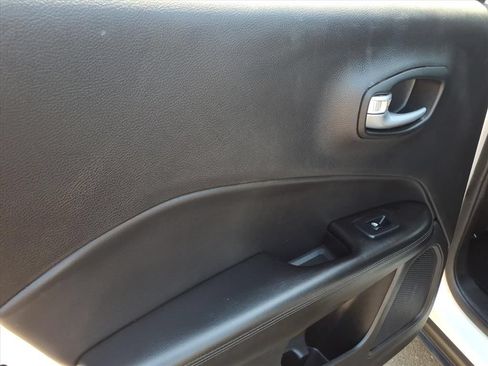 Used 2021 Jeep Compass Latitude AWD/4WD image 15