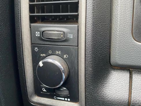 Used 2019 RAM 1500 Tradesman RWD image 16