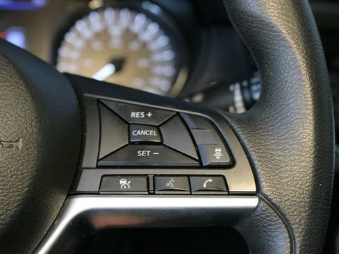 Used 2020 Nissan Rogue SV AWD/4WD image 16