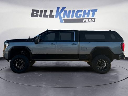 Used 2024 GMC Sierra 2500 Denali Ultimate image 2