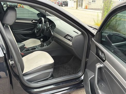 Used 2020 Volkswagen Jetta R-Line w/ R-Line Cold Weather Package FWD image 25