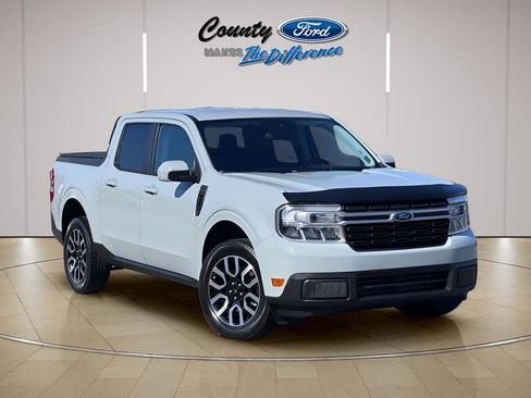 Used 2022 Ford Maverick Lariat FWD image 3