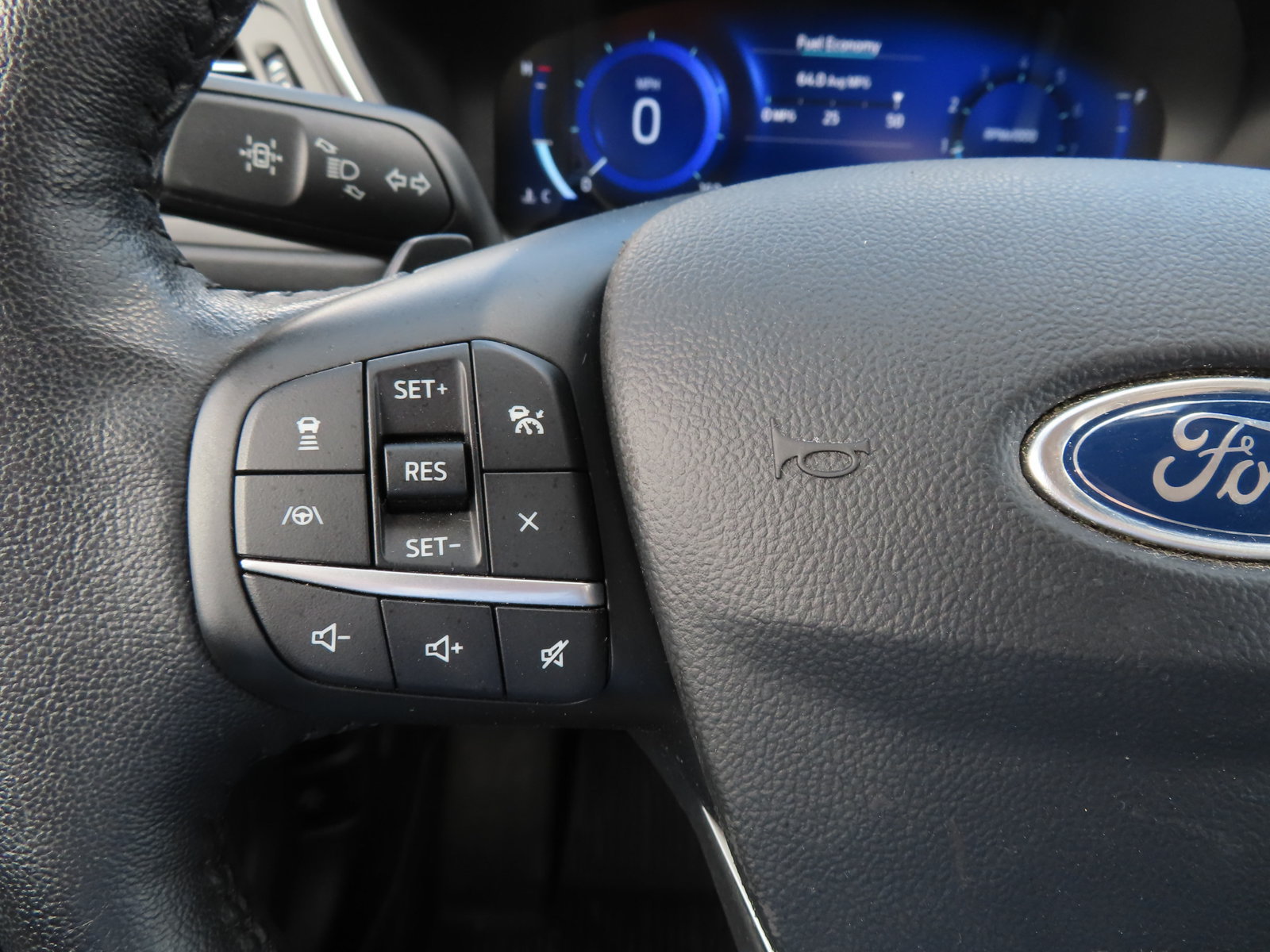 Used 2020 Ford Escape Titanium AWD/4WD image 22