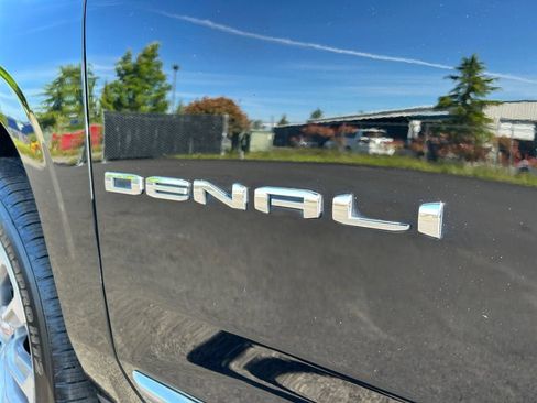 Used 2021 GMC Yukon Denali w/ Denali Premium Package AWD/4WD image 34