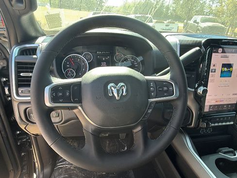 New 2026 RAM 2500 Big Horn AWD/4WD image 21