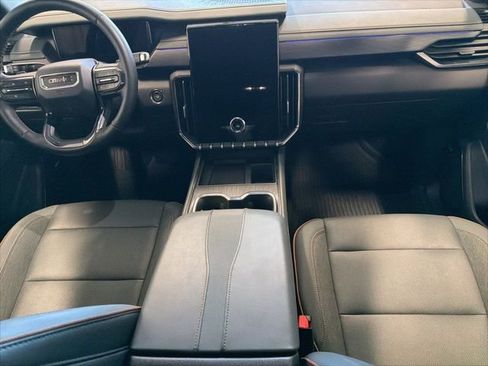 Used 2025 GMC Acadia AT4 w/ LPO, Floor Liner Package AWD/4WD image 23