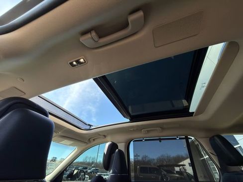 Used 2023 Lincoln Aviator Reserve w/ Equipment Group 201A image 17