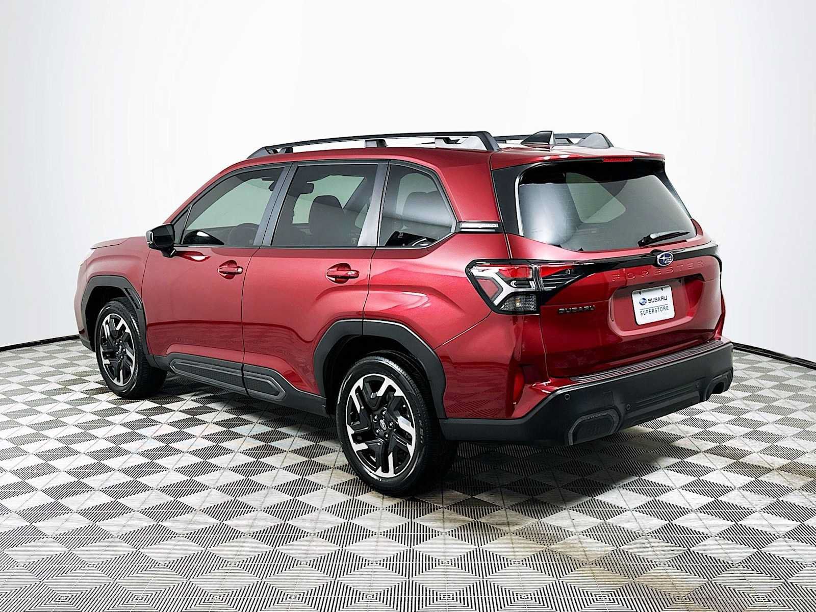 Used 2025 Subaru Forester Limited w/ Popular Package #1 AWD/4WD image 5