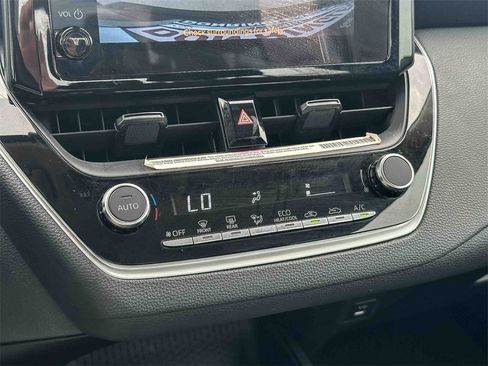 Used 2024 Toyota Corolla LE image 31