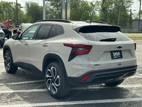 New 2026 Chevrolet Trax RS w/ Driver Confidence Package image 7