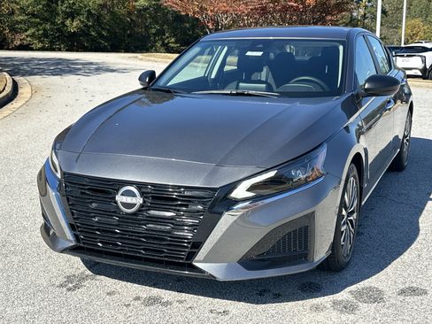 New 2025 Nissan Altima 2.5 SV image 1