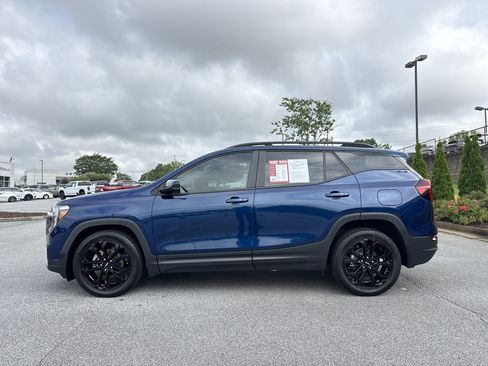 Used 2022 GMC Terrain SLE w/ Driver Convenience Package FWD image 7