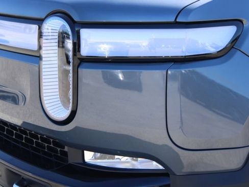 Used 2024 Rivian R1S Adventure AWD/4WD image 12