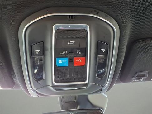 Used 2022 Jeep Grand Cherokee Altitude image 29