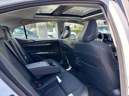Used 2025 Toyota Camry XLE image 23