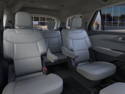 New 2026 Ford Explorer Active RWD image 11
