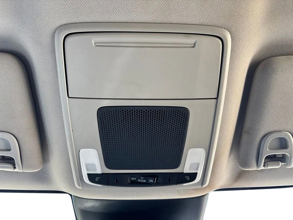 Used 2025 Honda Pilot EX-L image 16