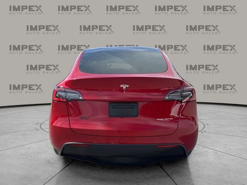 Used 2021 Tesla Model Y Long Range image 4