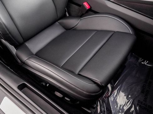 Used 2025 Porsche 911 Carrera image 38