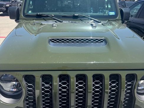 Used 2023 Jeep Gladiator Mojave w/ LED Lighting Group AWD/4WD image 10