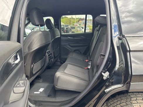 New 2026 Jeep Grand Cherokee Laredo AWD/4WD image 19