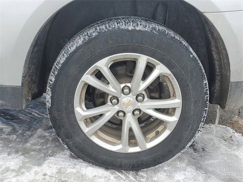 Used 2017 Chevrolet Equinox LT w/ Convenience Package image 5