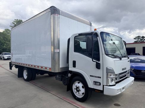 Used 2024 Isuzu NPR RWD image 4