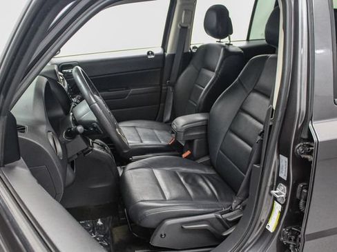 Used 2017 Jeep Patriot 75th Anniversary w/ Power Value Group AWD/4WD image 19