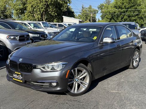 Used 2017 BMW 330i Sedan RWD image 2
