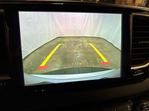 Used 2023 Chrysler Pacifica Touring-L FWD image 22