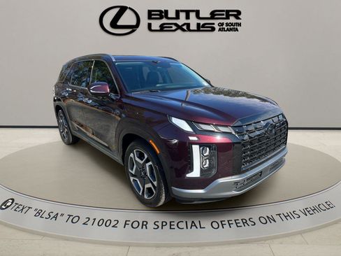 Used 2023 Hyundai Palisade Limited image 3