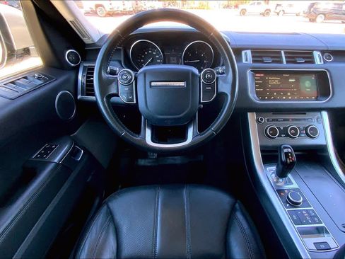 Used 2017 Land Rover Range Rover Sport SE image 6