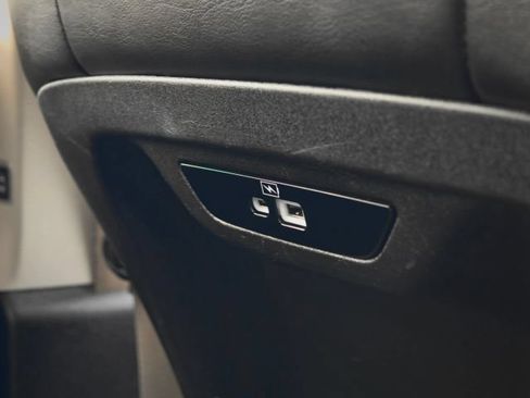 Used 2021 Chrysler Pacifica Limited FWD image 47