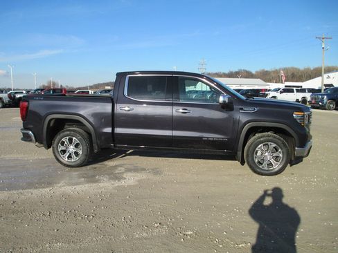 New 2026 GMC Sierra 1500 SLT w/ SLT Convenience Package image 3