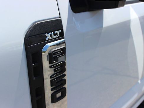 Used 2024 Ford F350 XLT w/ FX4 Off-Road Package AWD/4WD image 2