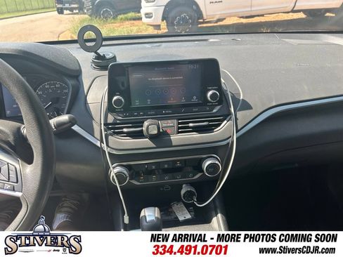 Used 2022 Nissan Altima 2.5 S FWD image 13