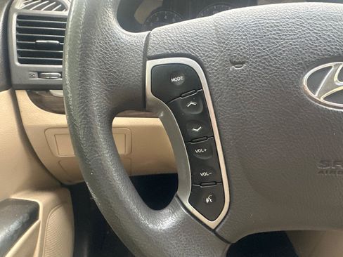Used 2011 Hyundai Santa Fe GLS FWD image 18