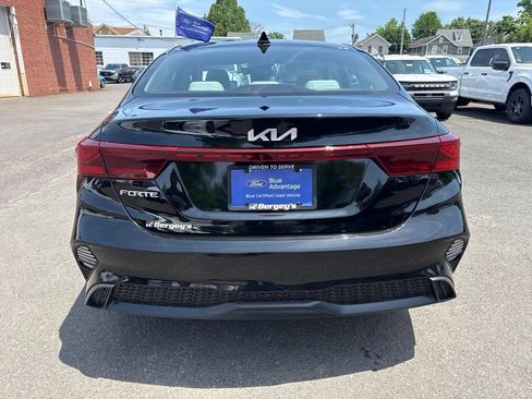 Used 2023 Kia Forte LXS w/ LXS Technology Package FWD image 6