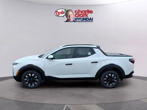New 2026 Hyundai Santa Cruz SEL FWD image 2