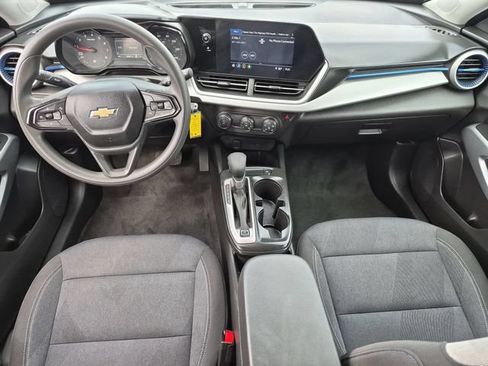 Used 2025 Chevrolet Trax LS FWD image 29