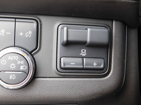 Used 2023 GMC Yukon XL Denali Ultimate AWD/4WD image 34