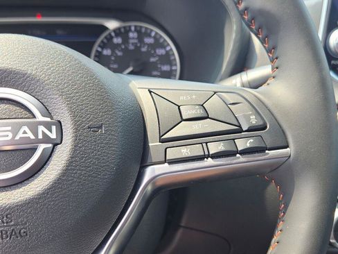 Certified 2025 Nissan Sentra SR FWD image 8