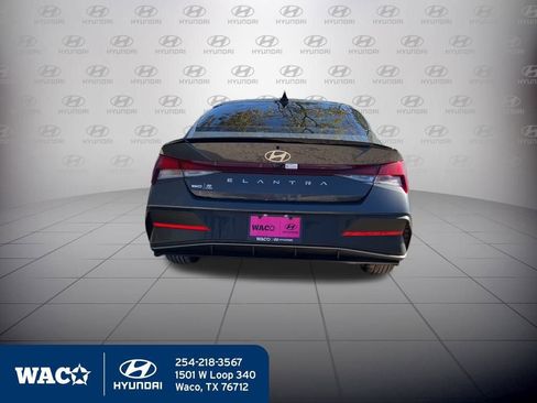 Used 2025 Hyundai Elantra Sport image 6