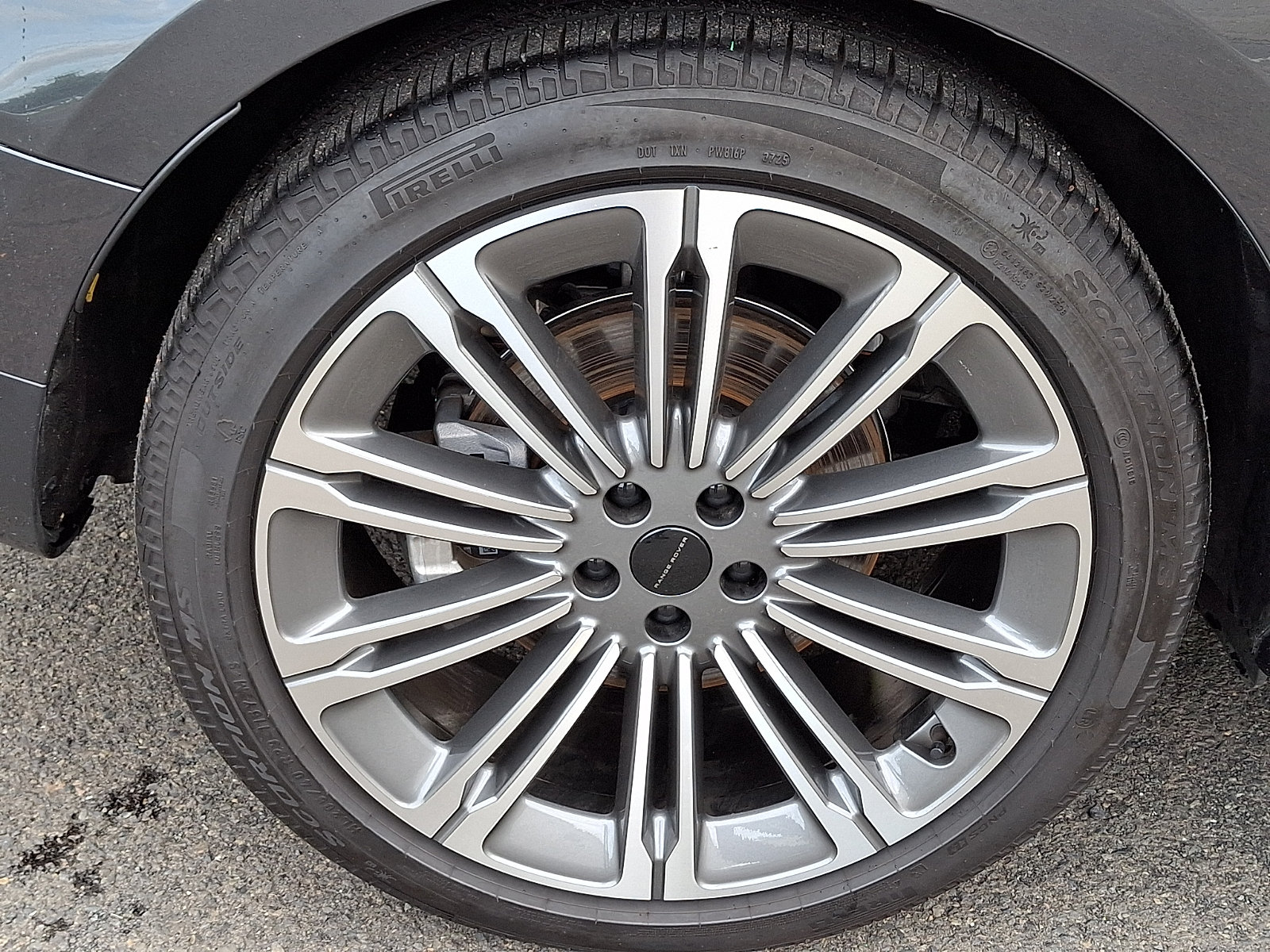 Used 2026 Land Rover Range Rover Sport SE AWD/4WD image 10