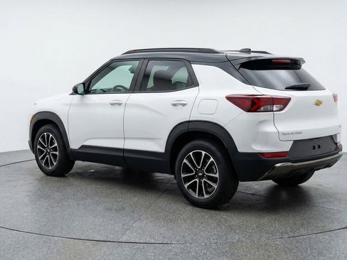 Used 2025 Chevrolet TrailBlazer LT image 6