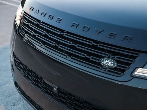 Used 2023 Land Rover Range Rover Sport SE image 5